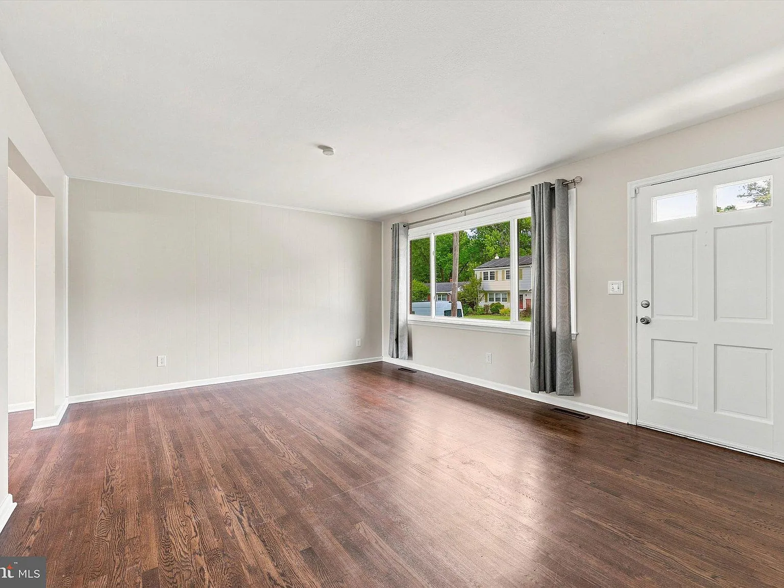 4 bed, 2.0 bath, 1700 sqft, $2,300 — Photo 3