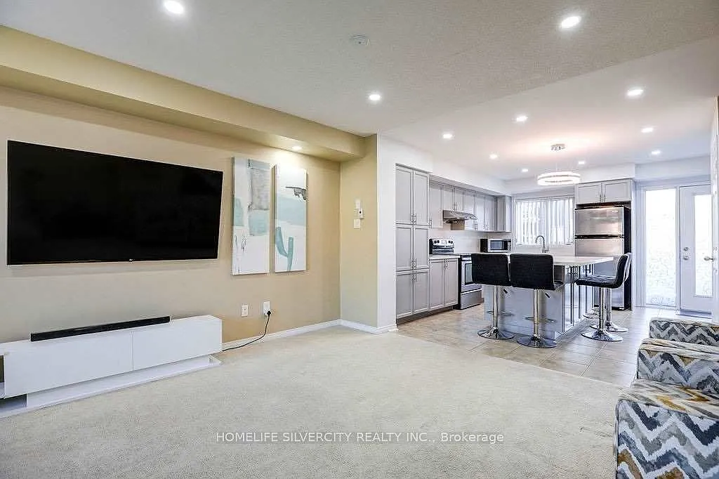 2 bed, $2,850 — Photo 4