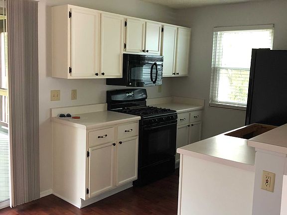 4th image of 2969 Carlsbad Dr
