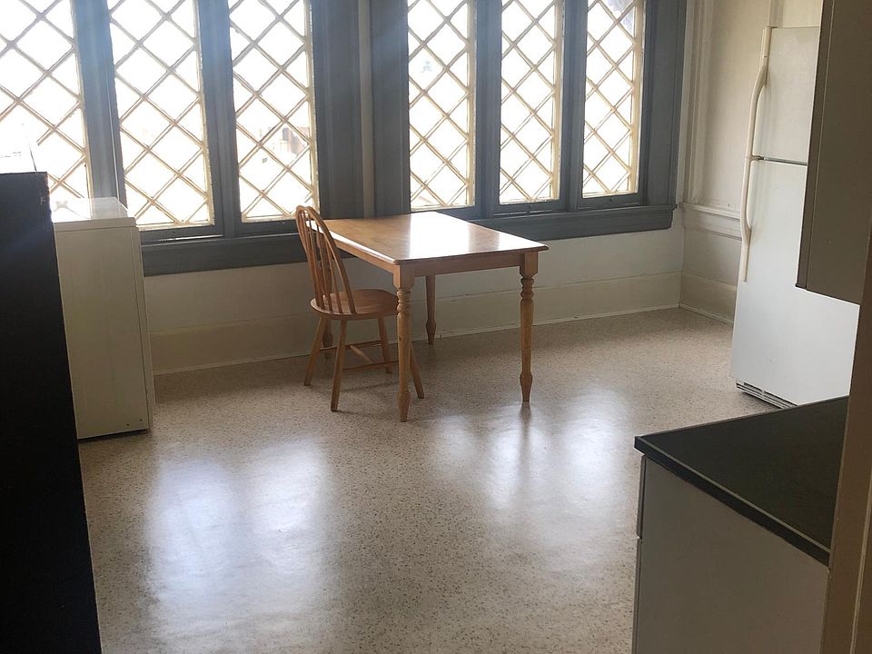 2nd image of 301 1/2 13th Fort Smt