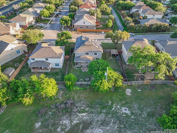 3rd image of 12411 COTTON CREEK