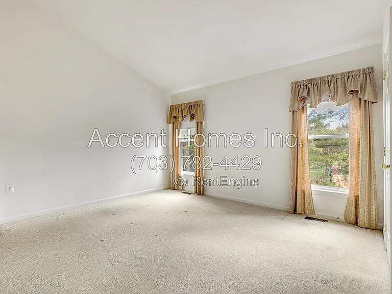 21217 Millwood Sq — Photo 27