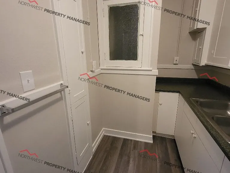 509 N Rock St — Photo 6