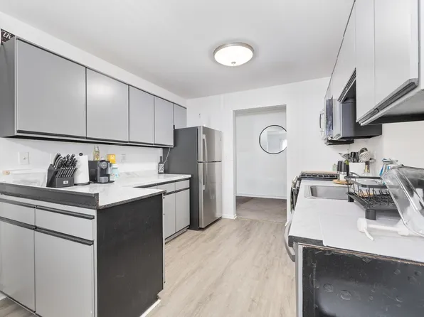 5 Riverview Court image 3 of 20