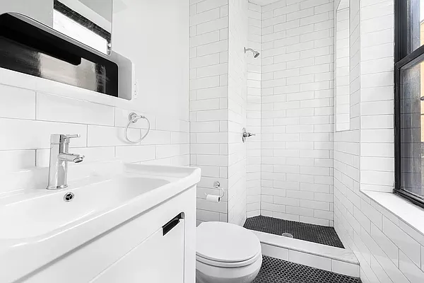 Rented by Yellowstone Equity Management Inc | media 10