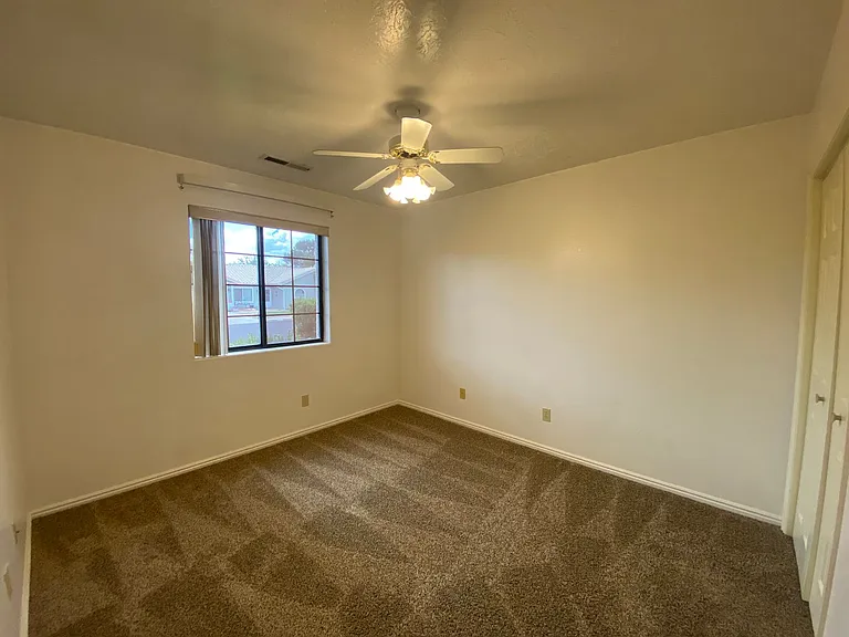 835 S 940 E — Photo 11
