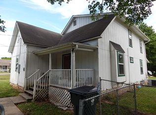 1007 N Springfield St, Berryville, AR 72616