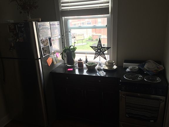 2nd image of 404 Sycamore St APT 3