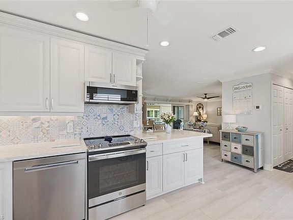 5th image of 500 Teryl RD #2312