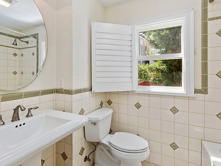 80 Castenada Ave — Photo 32