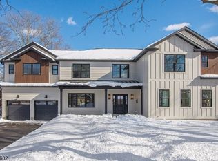 6 Harvale Dr, Florham Park Boro, NJ 07932