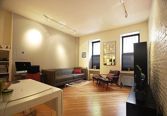 3rd image of 214 E 11th St APT 1B