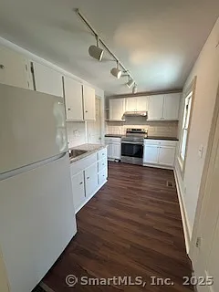 487 Danbury Rd — Photo 12