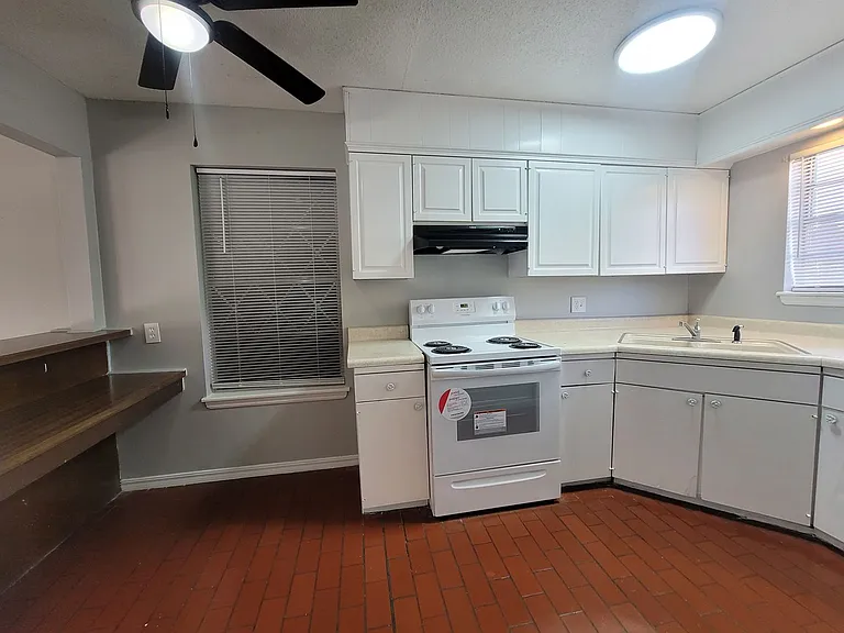 Woodward Park Apartments — Photo 12