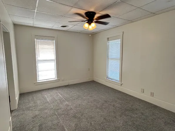 320 E Sherman Ave #2, Hutchinson, KS 67501