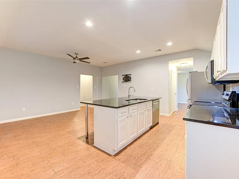 503 W Linney St — Photo 19