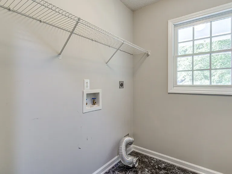 103 Unaka Ct — Photo 36