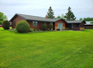 37447 Dogwood Dr, Warroad, MN 56763