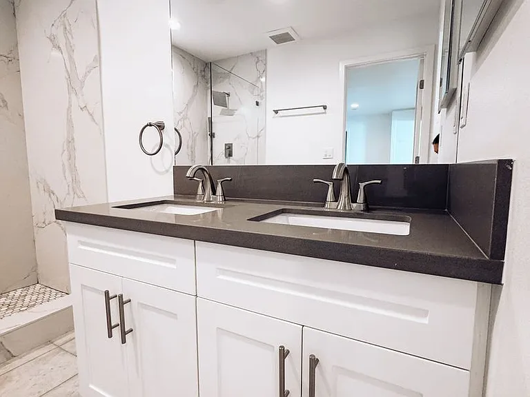 Harbor Blvd Apts. — Photo 9