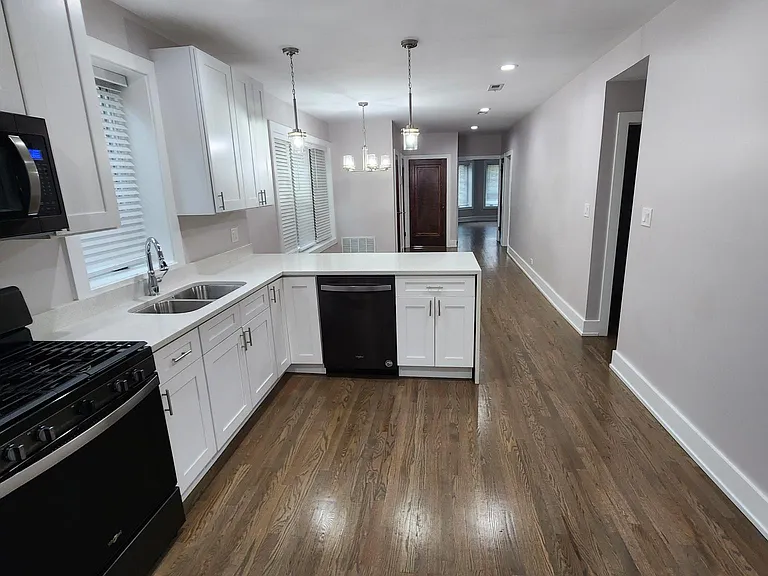 5537 N Spaulding Ave #2 — Photo 10