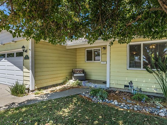 3rd image of 1551 Colmery Ln