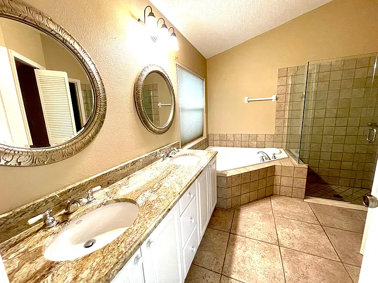 11915 Debary Ct — Photo 13