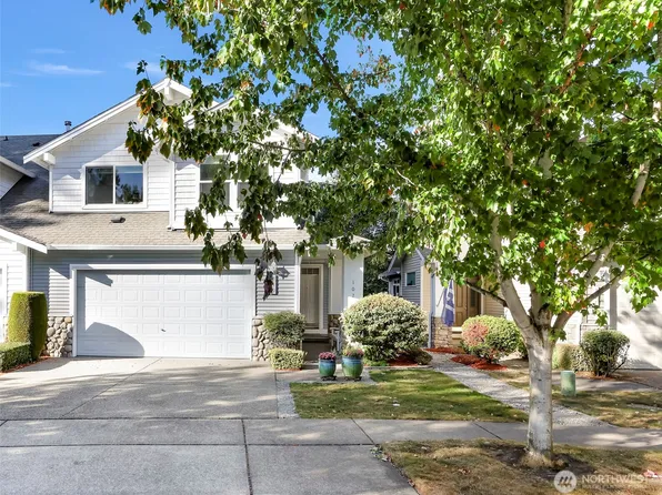 319 196th Place SW #102, Lynnwood, WA 98036