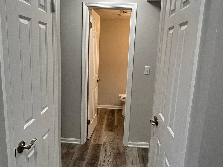 902 Wenwood Cir — Photo 16