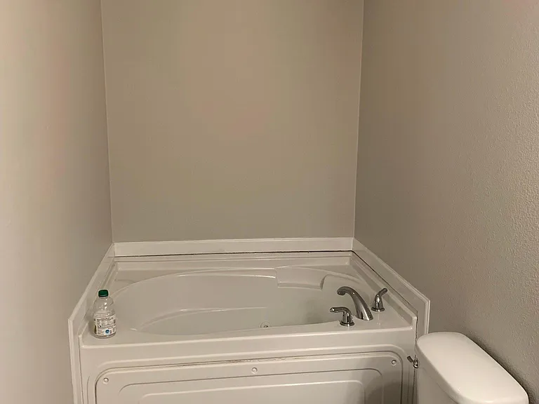 106 Cloverbrook Dr — Photo 7