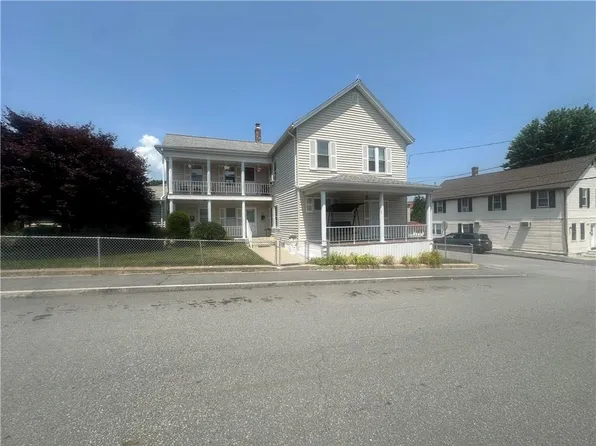 105-107 Winter St, Manville, RI 02838