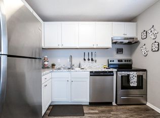 648 Whisper Ln #630-301A, Austell, GA 30168