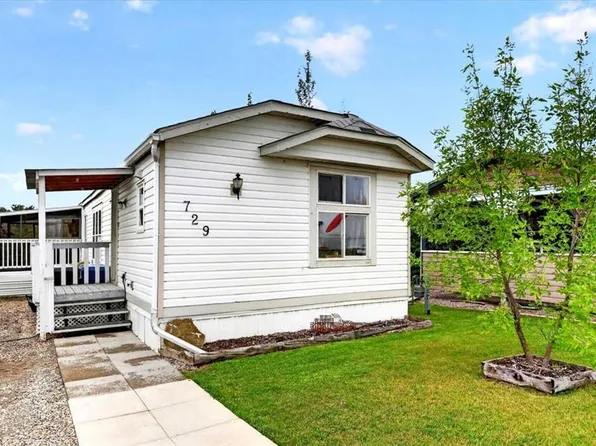 729 Highfield Dr, Carstairs, AB T0M 0N0