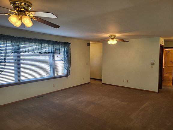 3rd image of 1000 E Railroad St