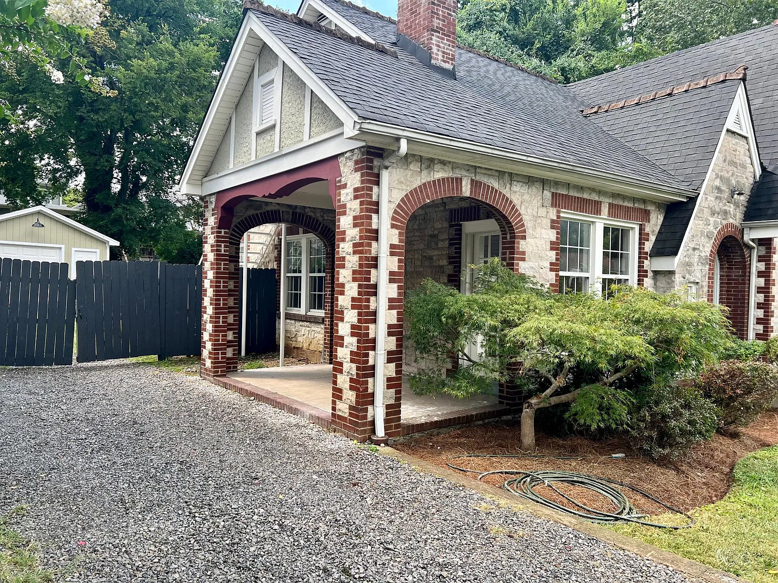 1012 Burchwood Ave — Photo 2