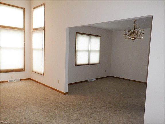 4th image of 140 Bay Hl