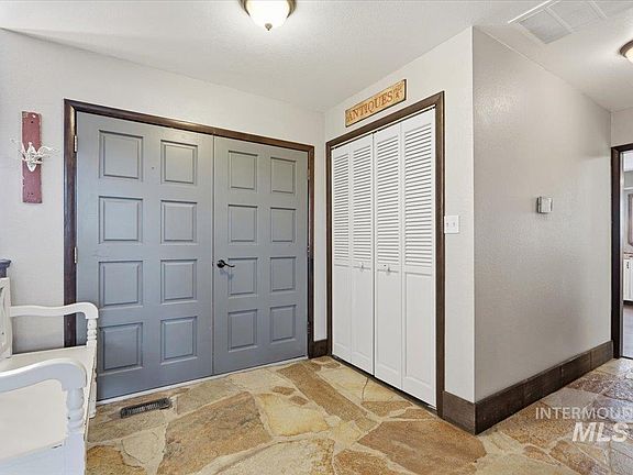 3rd image of 7771 Elmore Rd