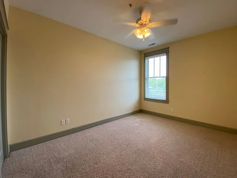 235 W Dodds St — Photo 10
