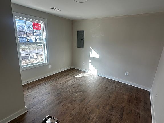 5th image of 1305 Walker St