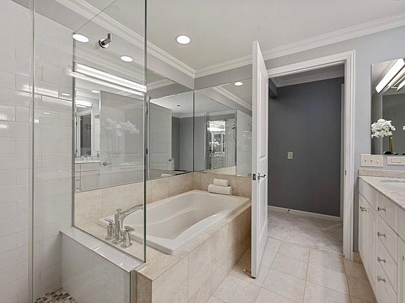 3rd image of 530 N Lakeshore Dr #2009