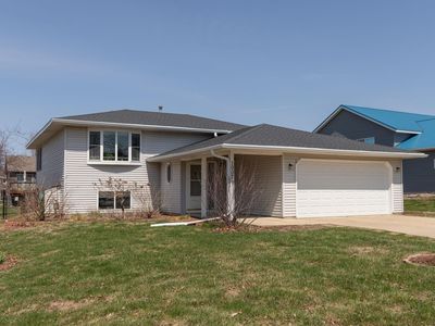 1007 8th St NW, Kasson, MN, 55944