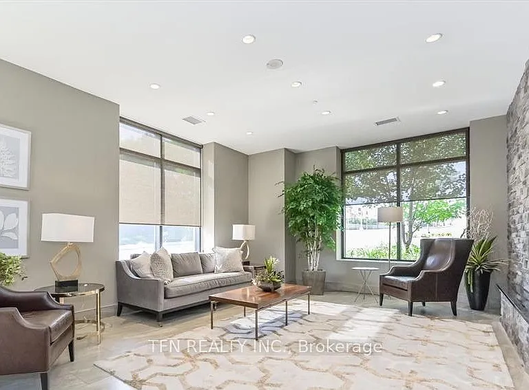 160 Macdonell St #1508 — Photo 3
