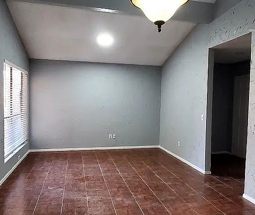 5th image of 115-117 W Timberview Ln #115