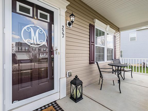 5th image of 227 Weeping Willow Run Dr