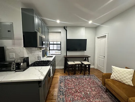 Rented by Oxford Property Group | media 11