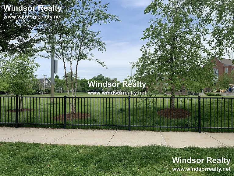 Lincoln Pkwy — Photo 24