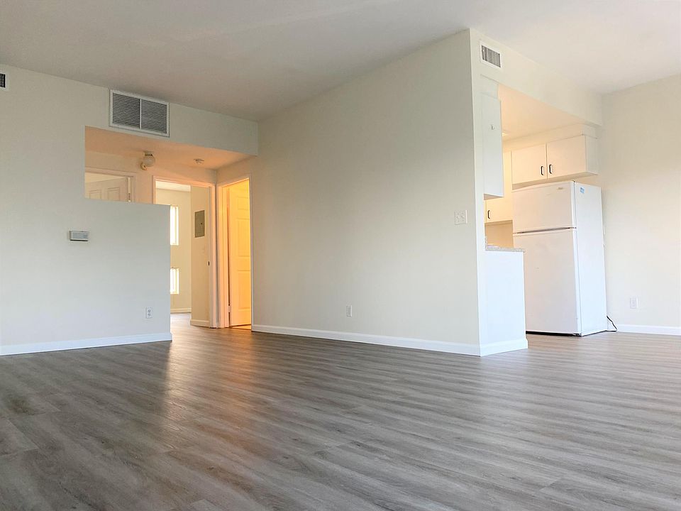 1st image of 11371 Pearl St #1