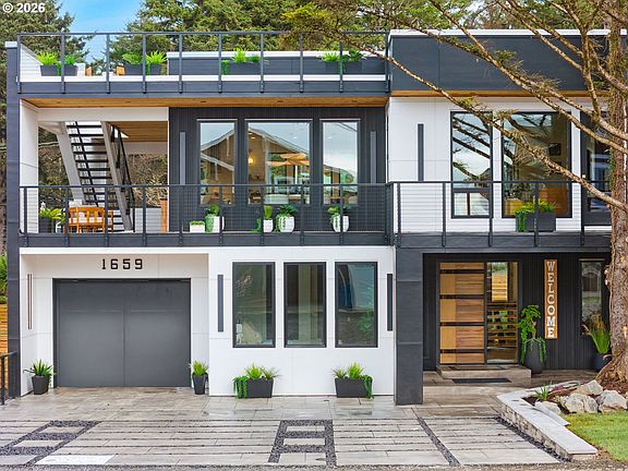 5th image of 1659 Forest Lawn Rd