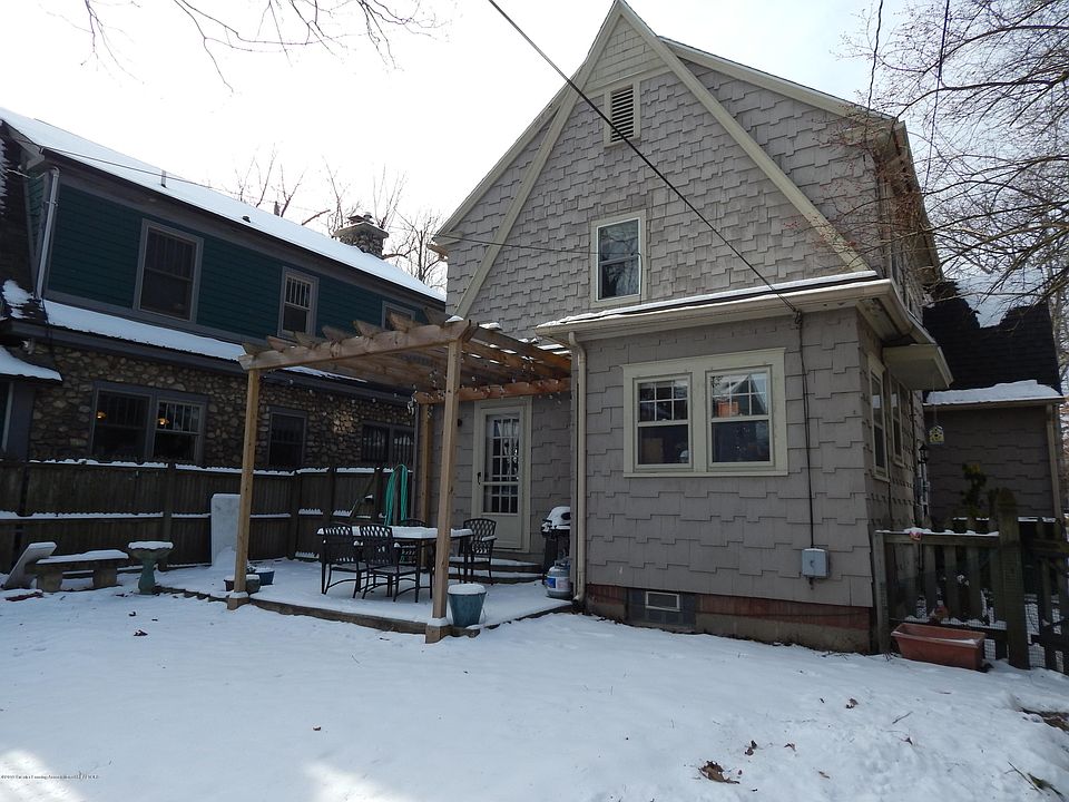 2nd image of 612 Grove St