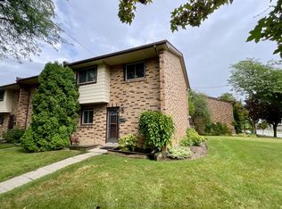 4 Rosanne Cres #4, Hamilton, ON L8T2T7