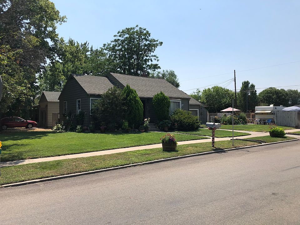 Street view of Apartment.